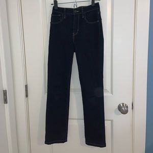 724 High Rise Straight Levi’s size 25